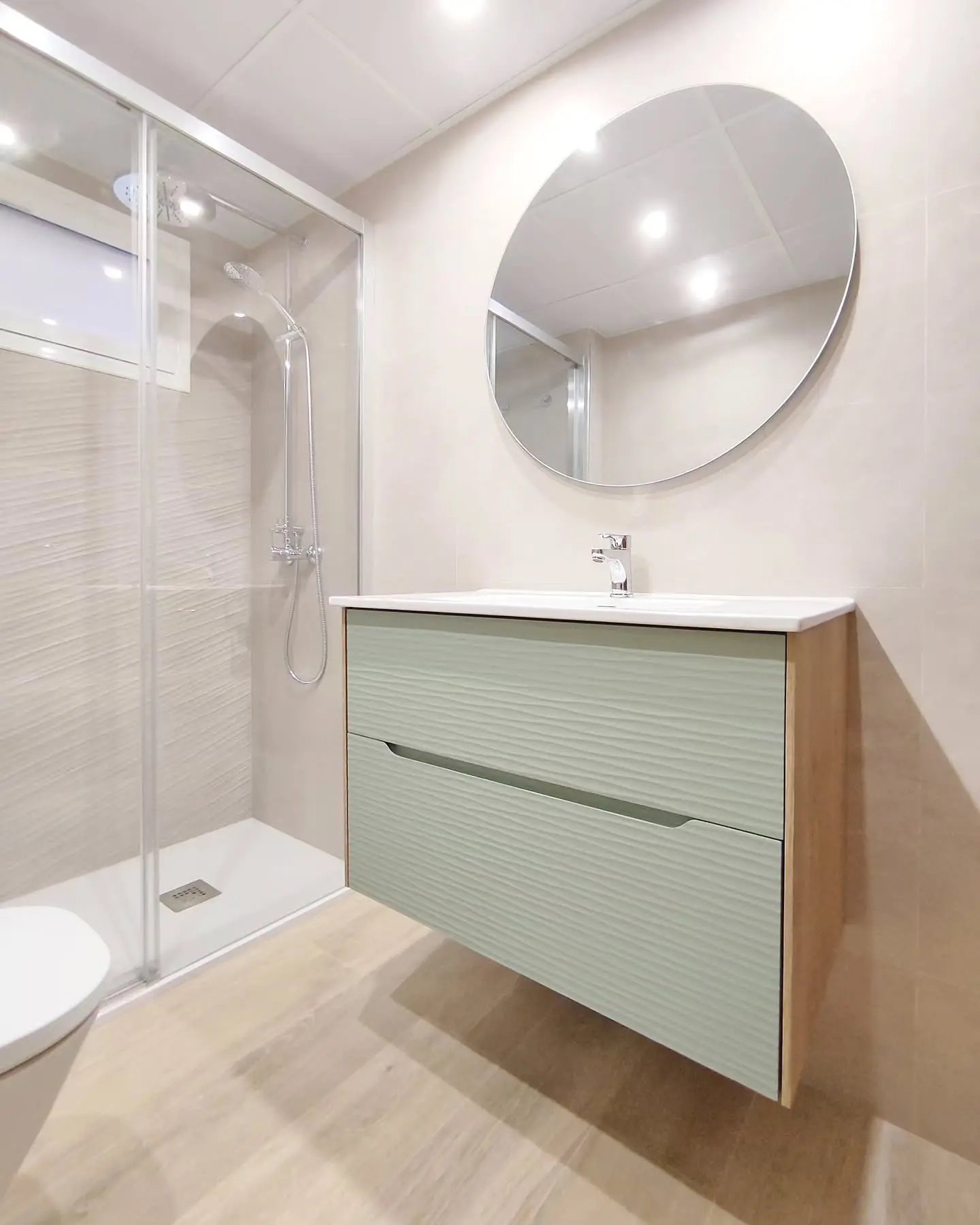 Baño moderno reformado